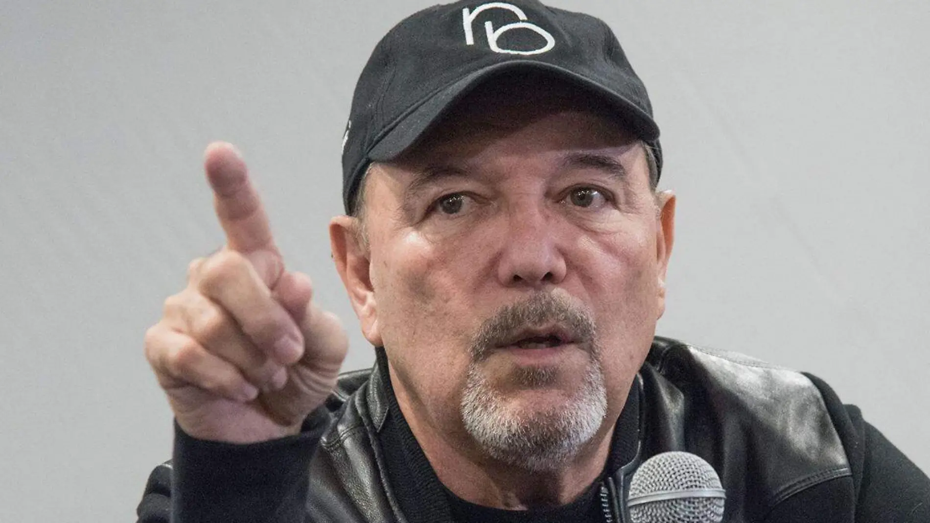 Rubén Blades rapea para responder al polémico tema de René Pérez